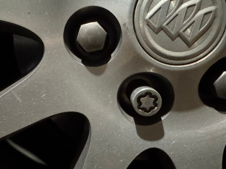 Buick Enclave wheel locking nut key replacement