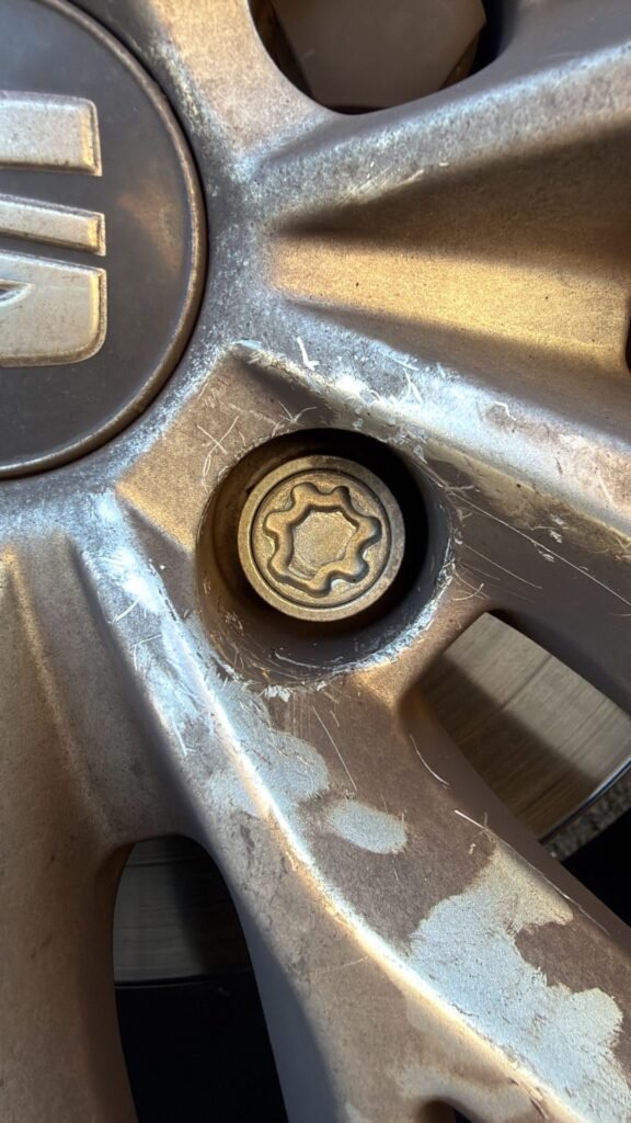 Chery Tight 8 wheel locking nut key replacement