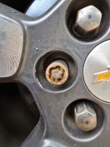 Chevrolet Colorado wheel locking nut key replacement