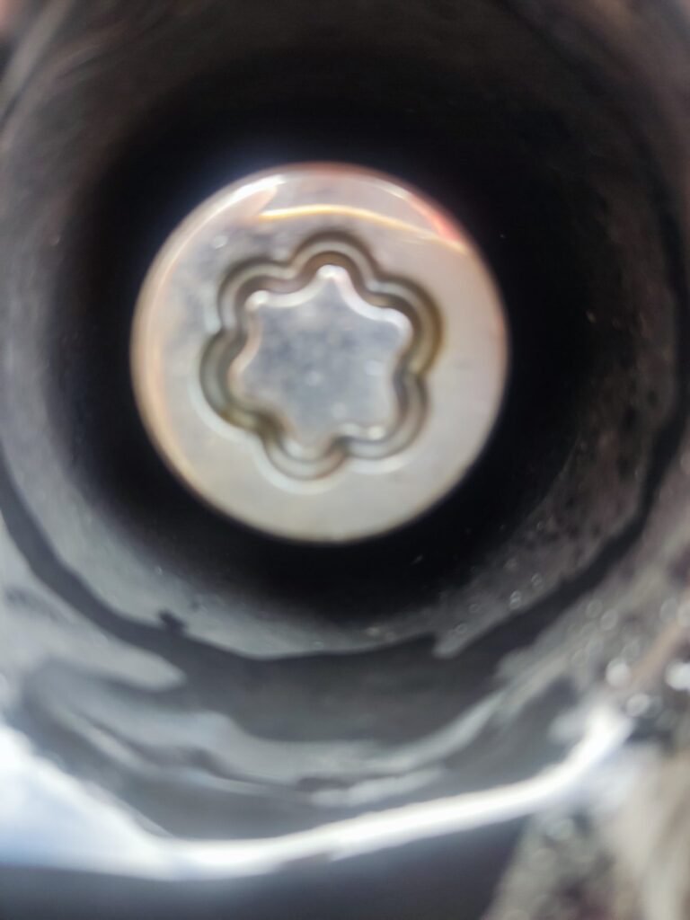 Chevrolet Corvette C8 wheel locking nut key replacement