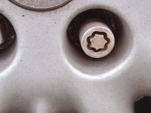 Chrysler Voyager wheel locking nut key replacement