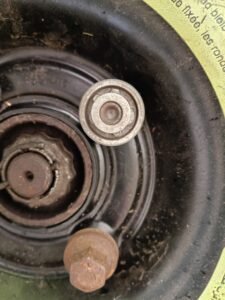 Citroen C3 Picasso wheel locking nut key replacement