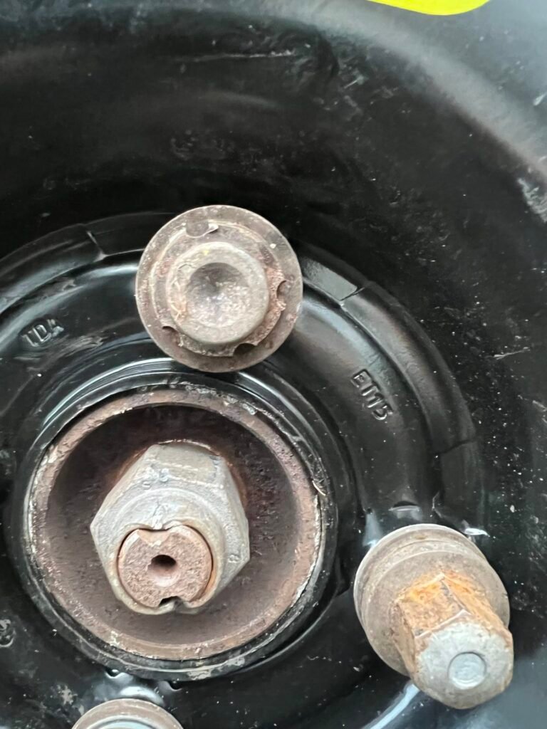 Citroen Ds3 wheel locking nut key replacement