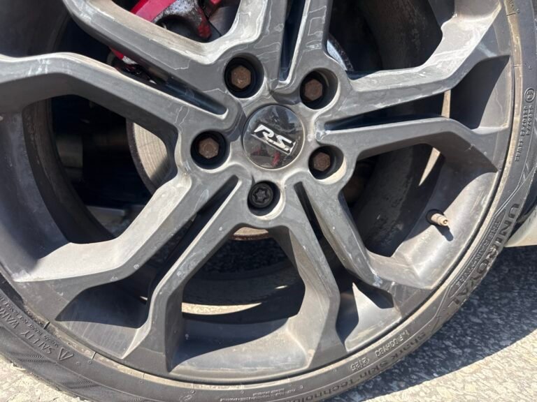 Clio Rs 220 trophy wheel locking nut key replacement
