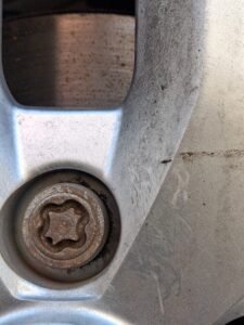 Dacia Duster wheel locking nut key replacement
