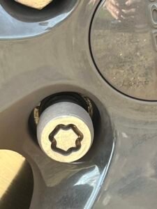Dodge Durango wheel locking nut key replacement