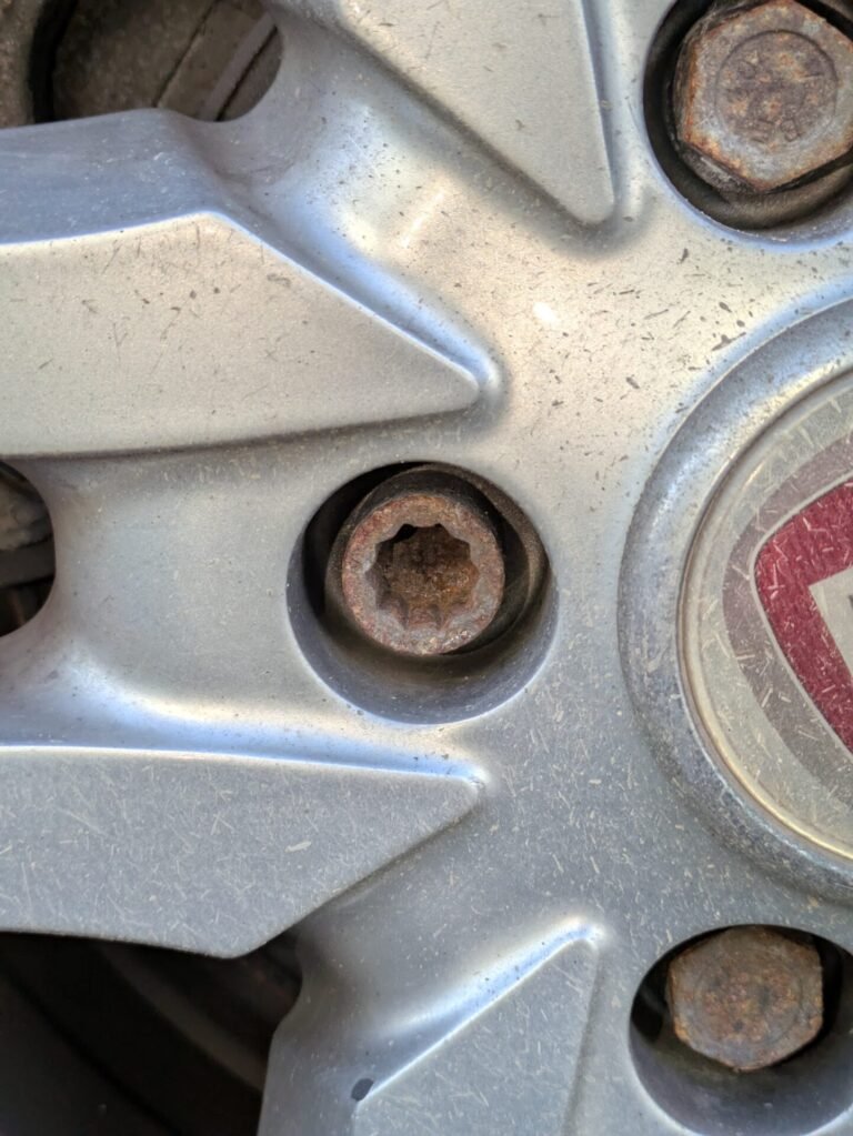 Fiat Ducato 2011 Hymer B514, 16 inch wheel, LHD wheel locking nut key replacement