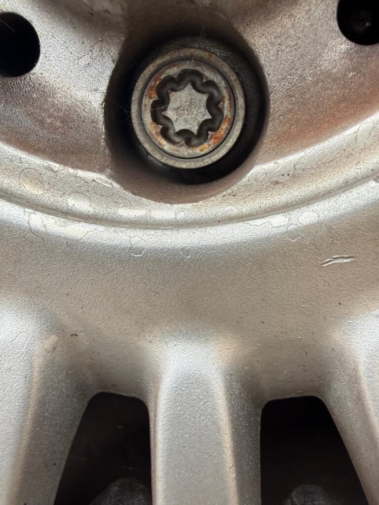 Fiat 500 wheel locking nut key replacement
