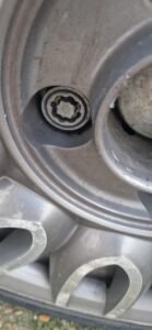 Fiat 500 lounge wheel locking nut key replacement