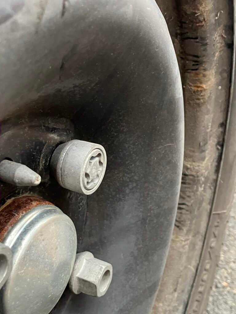 Fiat 500 wheel locking nut key replacement