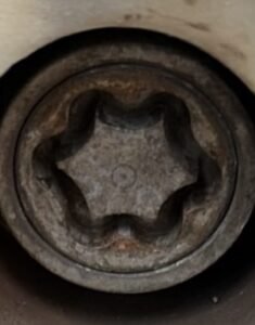 Fiat 500L wheel locking nut key replacement