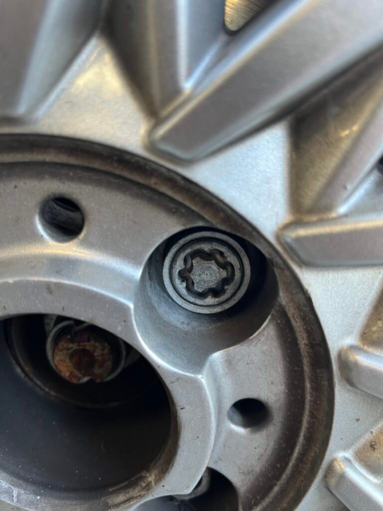 Fiat Dolcevitta wheel locking nut key replacement