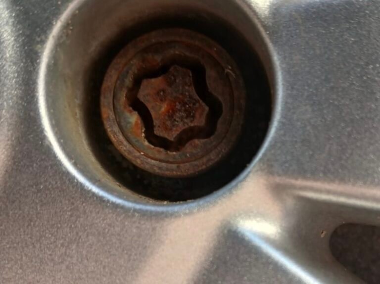 Fiat Pinto Grande Eleganza wheel locking nut key replacement