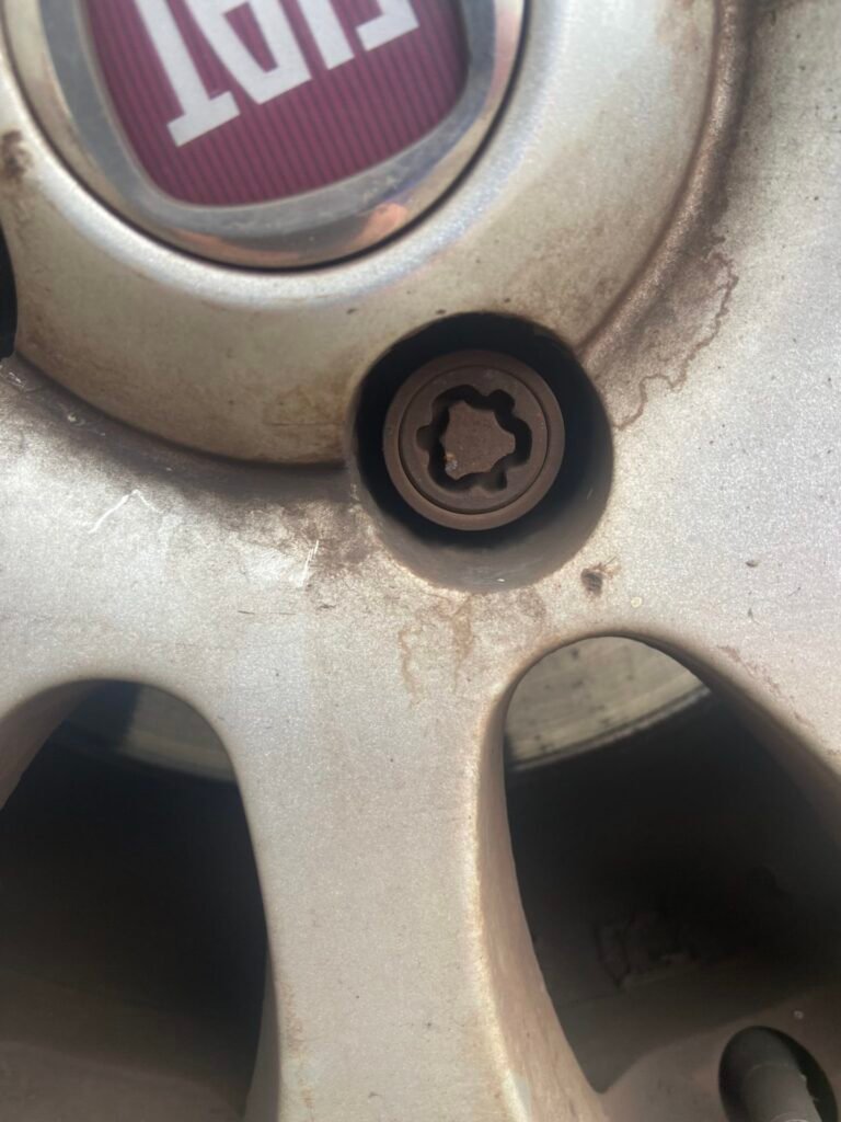 Fiat Punto Evo (2011) wheel locking nut key replacement
