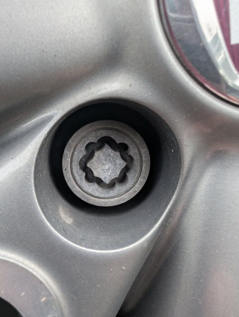 Fiat Punto wheel locking nut key replacement