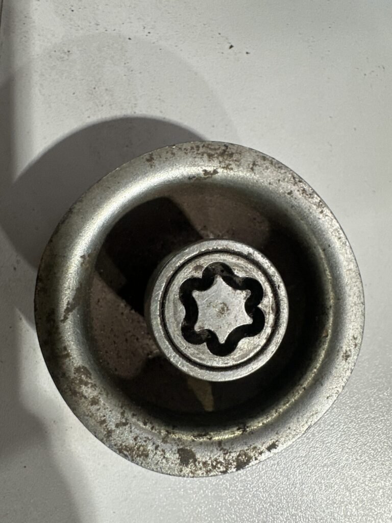 Fiat Strada 2003 wheel locking nut key replacement