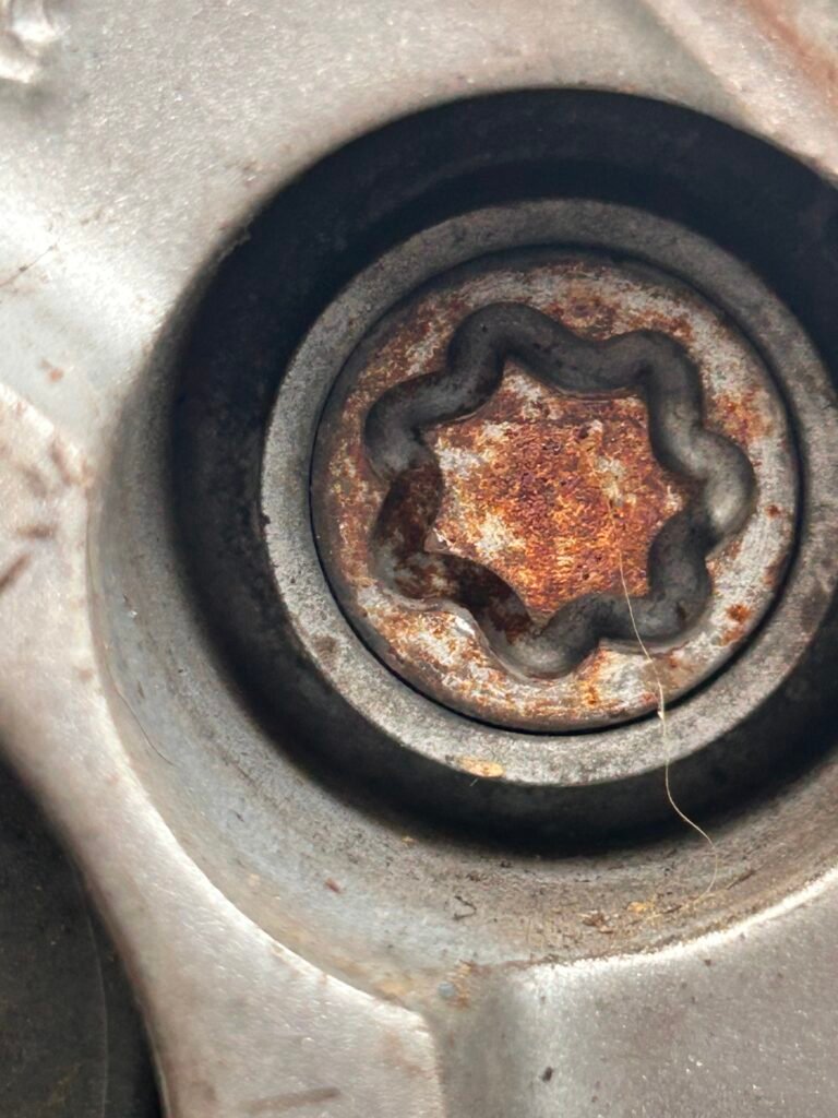 Fiat 500 wheel locking key