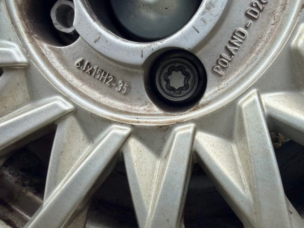 Fiat 500 wheel lock key code