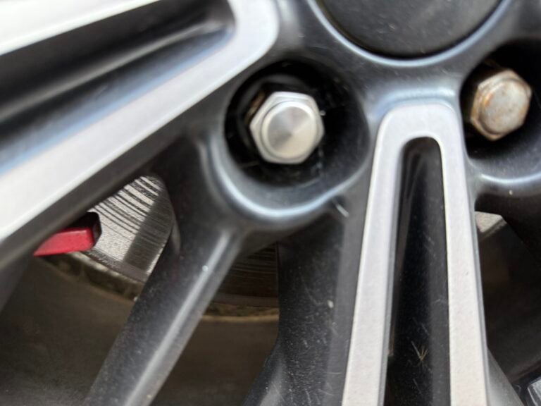 Ford kuga 2.5 fhev st line wheel locking nut key replacement