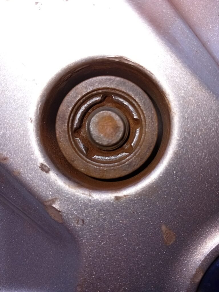 Ford transit custon 2014 van fed 2.2 wheel locking nut key replacement