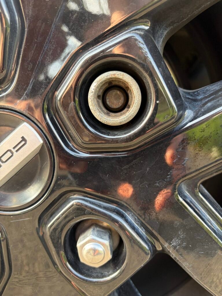 Ford Transit Custom 340 Trail wheel locking nut key replacement