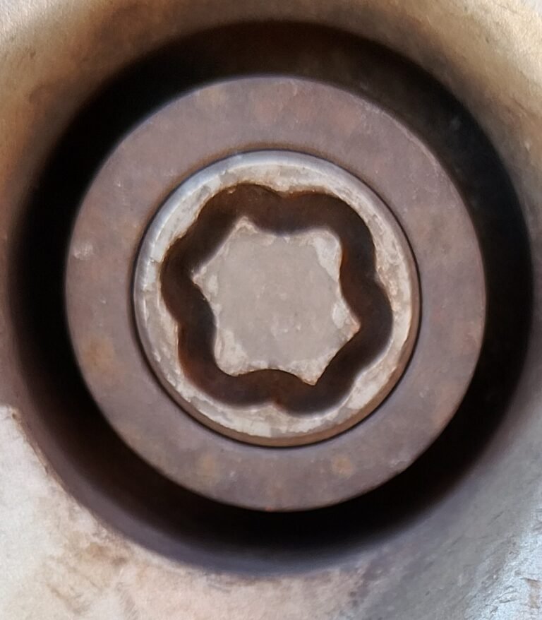 Ford Anadol wheel locking nut key replacement