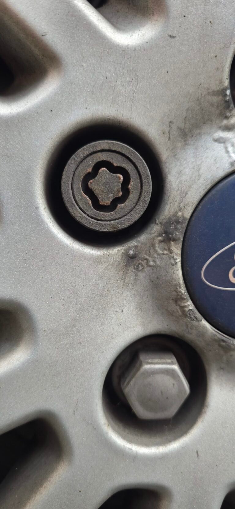 Ford C-Max wheel locking nut key replacement