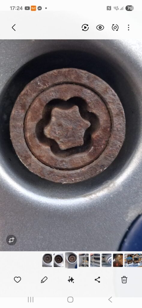 Ford Focus 2011 wheel locking nut key replacement