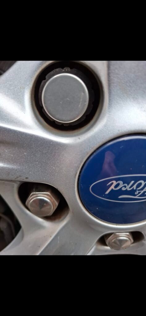 Ford Focus 2013 wheel locking nut key replacement