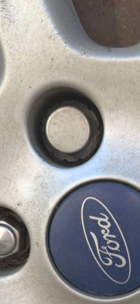 Ford Focus wheel locking nut key replacement