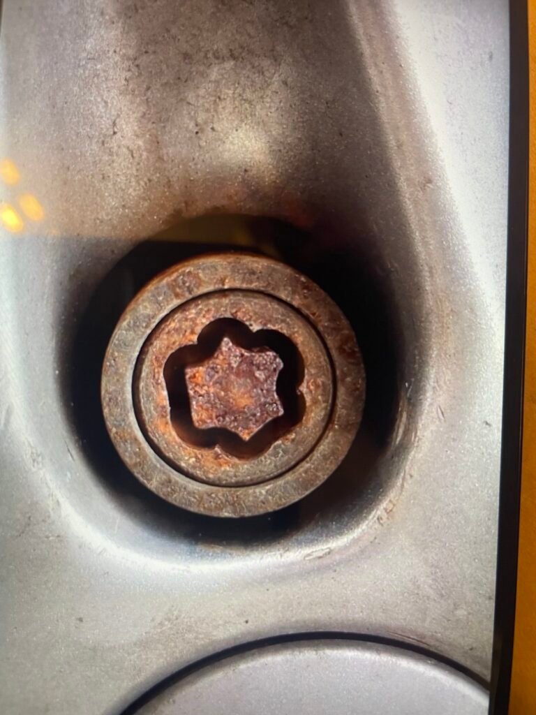Ford Focus wheel locking nut key replacement