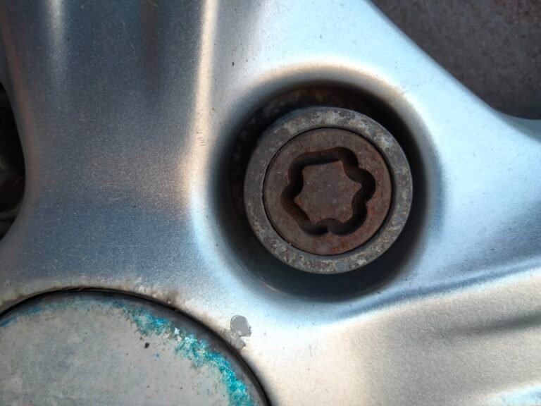 Ford Focus wheel locking nut key replacement