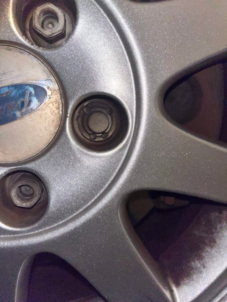 Ford Focus wheel locking nut key replacement
