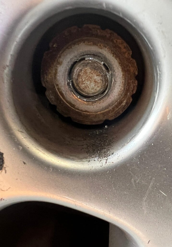 Ford Focus wheel locking nut key replacement