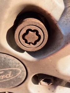 Ford Focus wheel locking nut key replacement