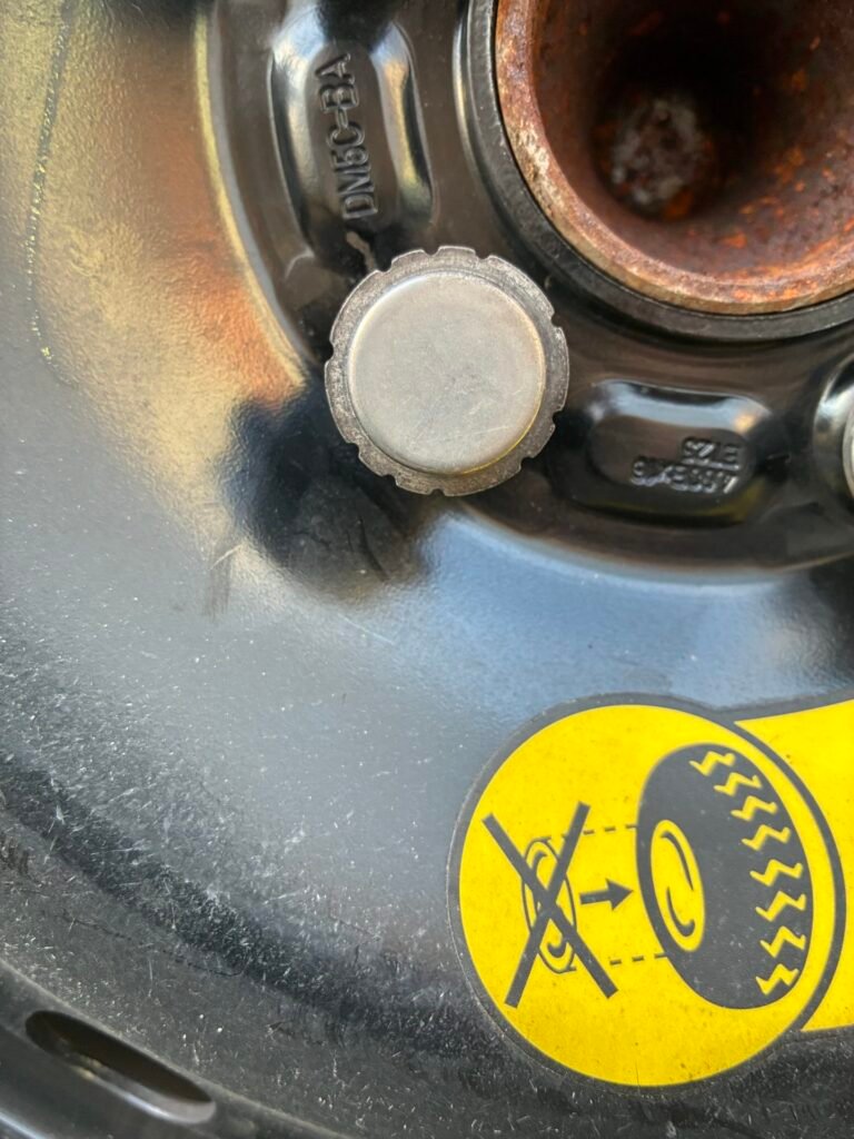 Ford Focus wheel locking nut key replacement