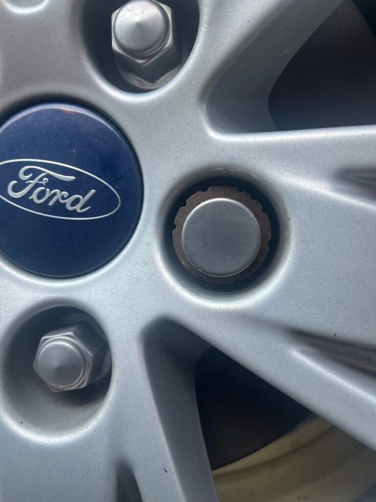 Ford Focus wheel locking nut key replacement