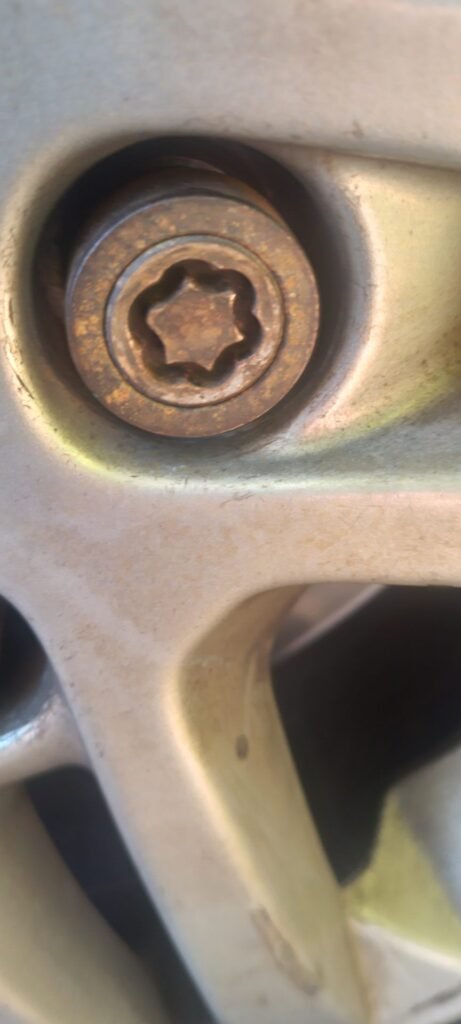 Ford Galaxy wheel locking nut key replacement