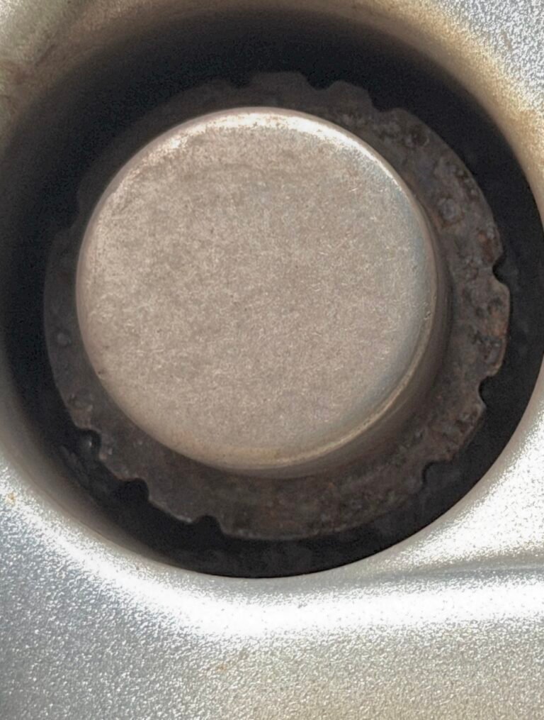 Ford Kuga 2016 wheel locking nut key replacement