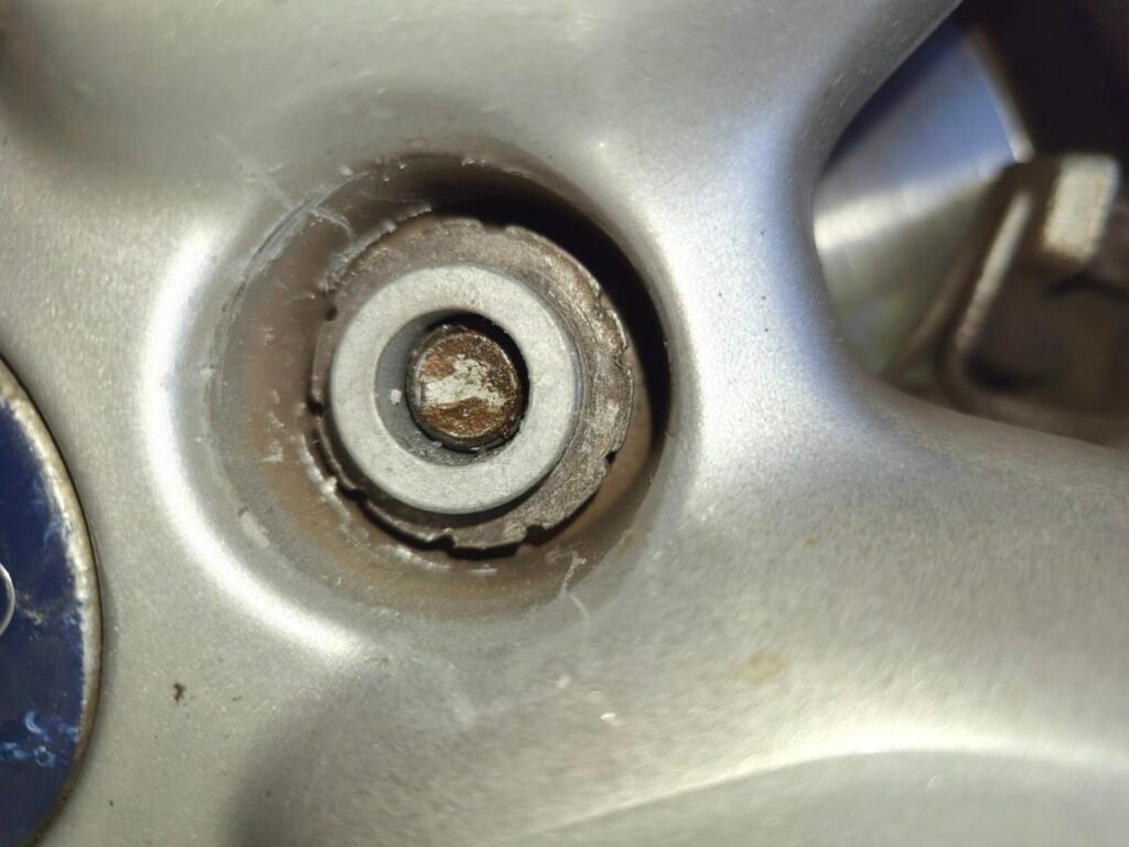 Ford Kuga mk2 wheel locking nut key replacement