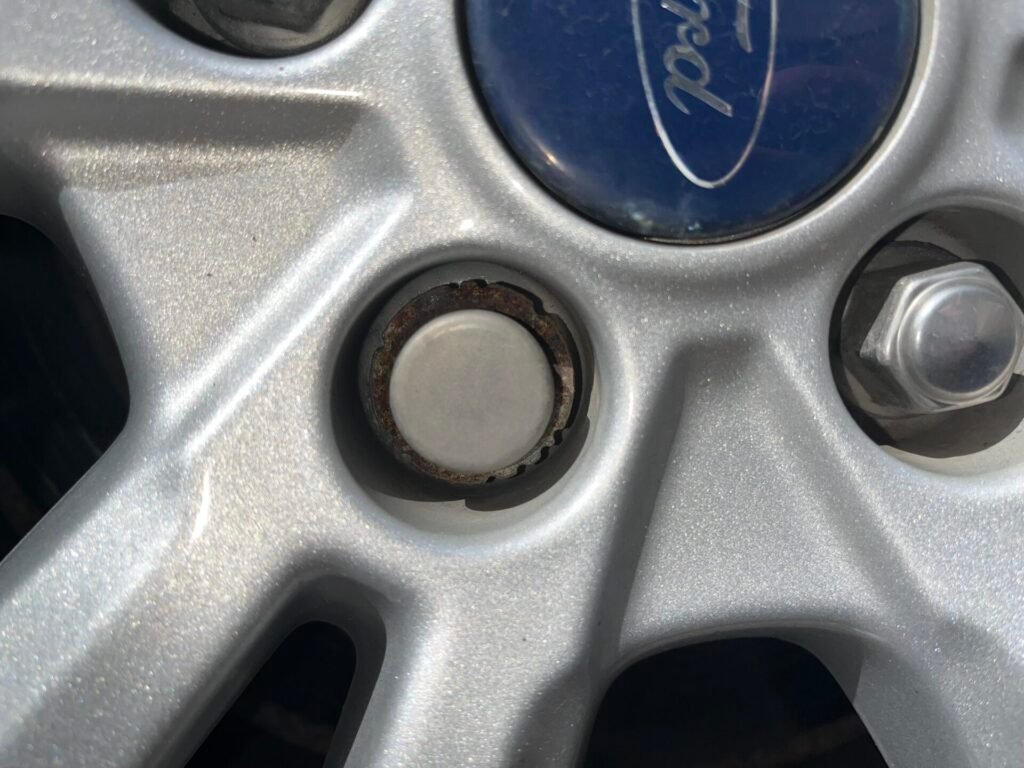 Ford Kuga Zetec wheel locking nut key replacement