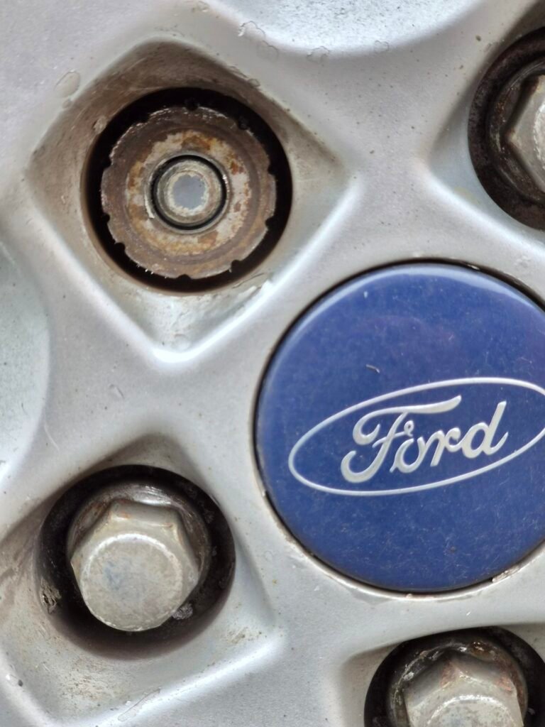 Ford Mondeo wheel locking nut key replacement