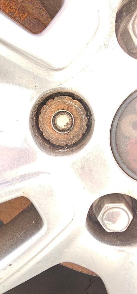 Ford Mondeo wheel locking nut key replacement