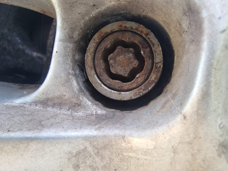 Ford Mondeo wheel locking nut key replacement