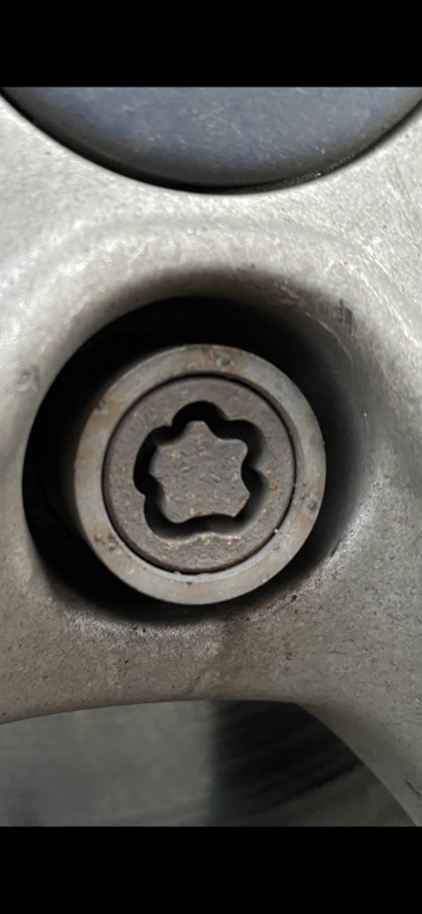 Ford Mondeo wheel locking nut key replacement