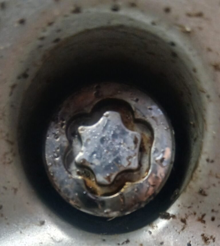 Ford Mustang wheel locking nut key replacement