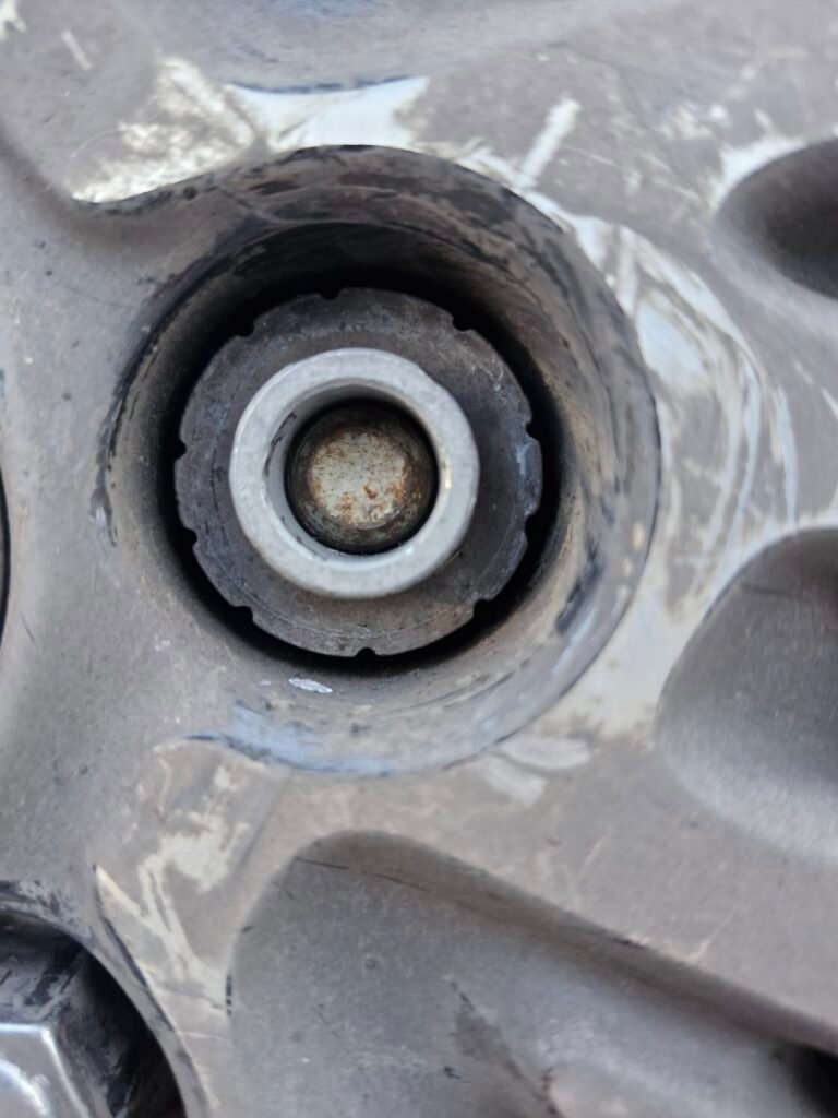 Ford S-max 2019 wheel locking nut key replacement