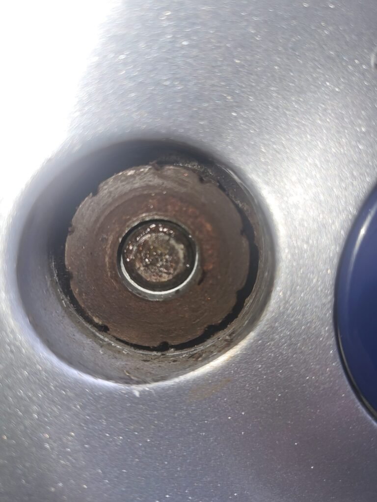 Ford Sable wheel locking nut key replacement