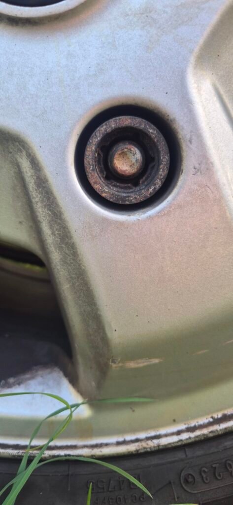 Ford Transit custom wheel locking nut key replacement