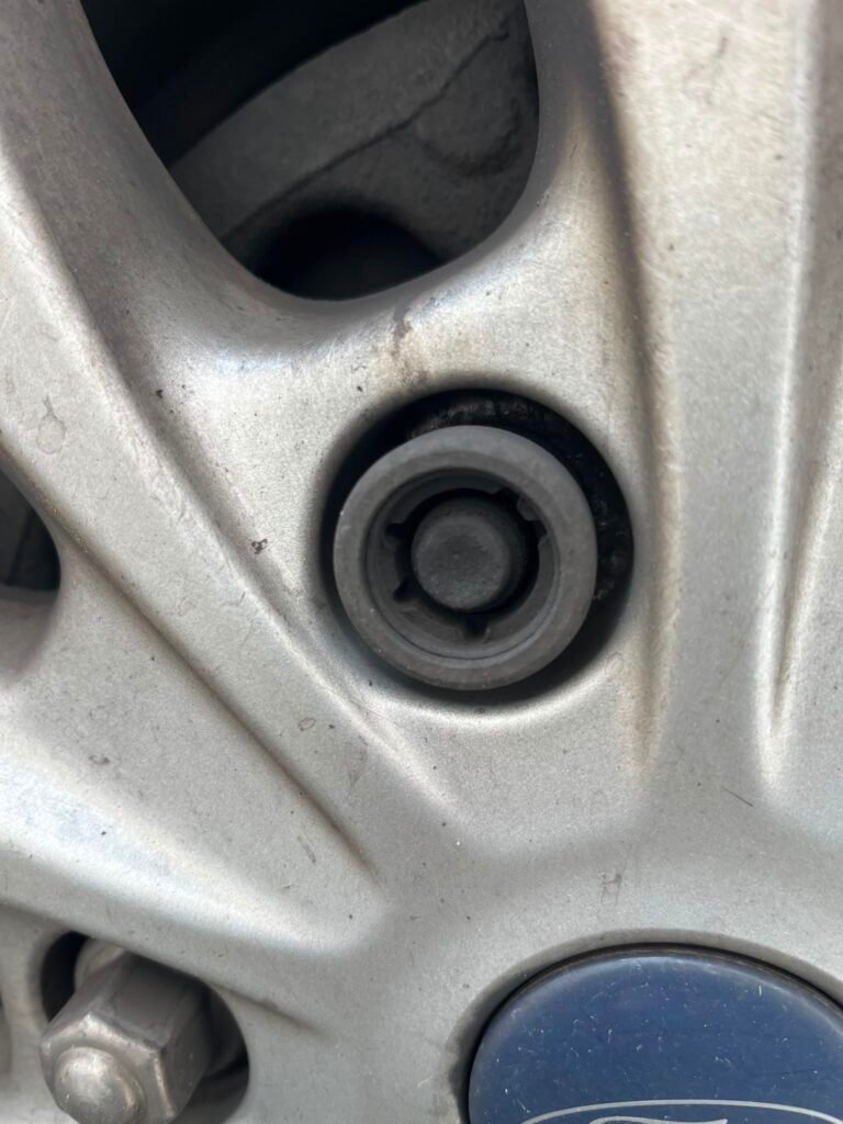 Ford Transit Custom wheel locking nut key replacement